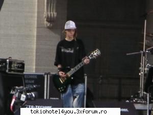talk! mine inseamna aud eram plyctysita viatza dar dupa aflat pofta viatza vreau distrez maxim!
