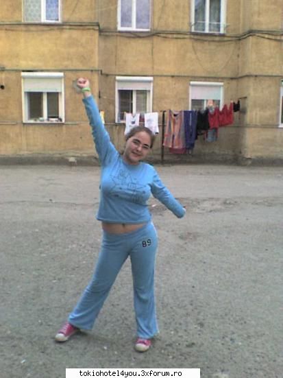 sper ca merge poza asta :cool:  :cool:  :cool:  :rusine:  :rusine: poze cu noi!!